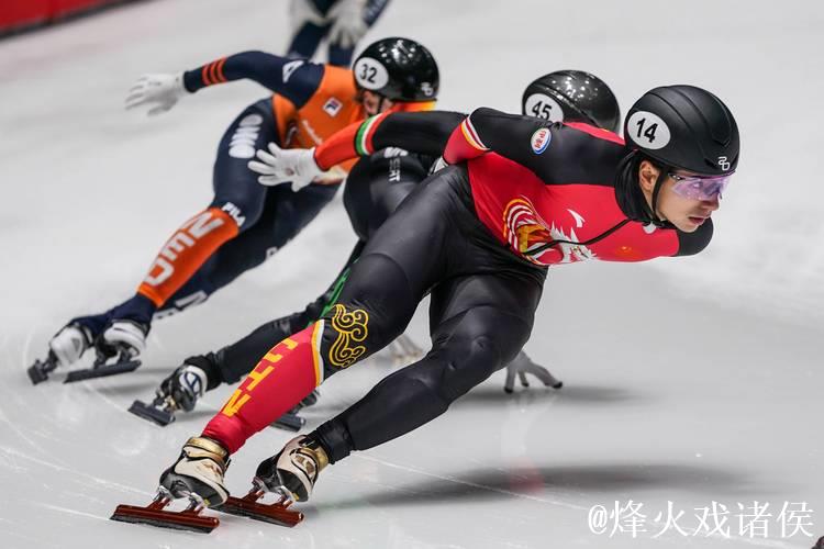 短道速滑世界杯：中国队表现抢眼挺进男子5000米接力半决赛